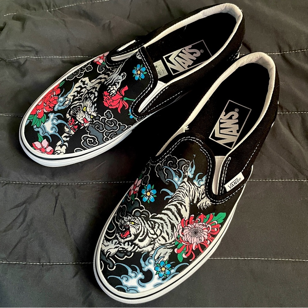 vans classic slip-on tiger floral